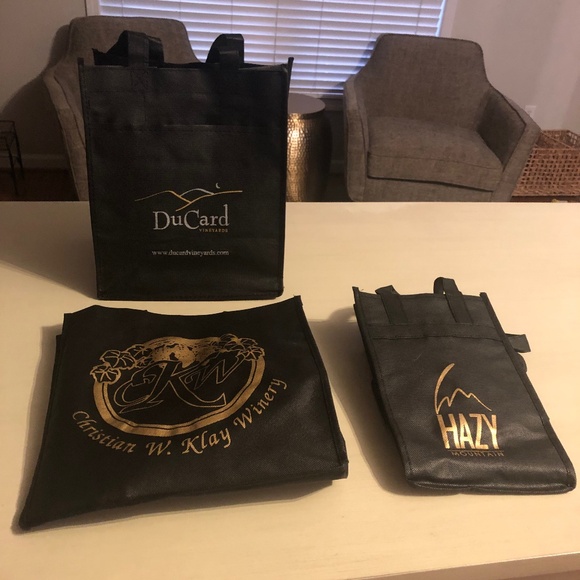 3 Winery Wine Bags (Great Condition) Lots of Sections DuCard, Hazy & C.W. Klay - Picture 1 of 7